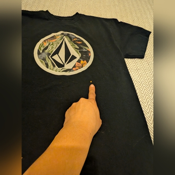 🛍️4 For $15🛍️Volcom Black Graphic T-Shirt - Picture 3 of 6